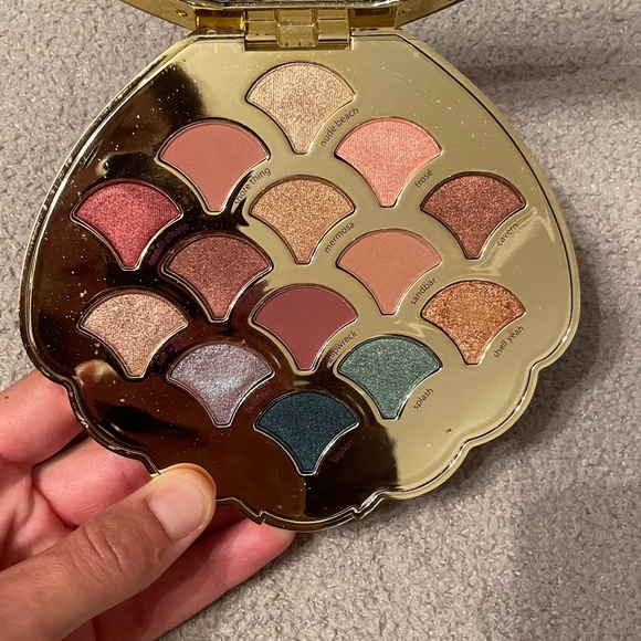 SOLD-TARTE Be A Mermaid & Make Waves Eyeshadow Palette - Picture 5 of 8